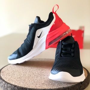 Nike Air Max Motion 2 Womens 8 (6.5 Youth)